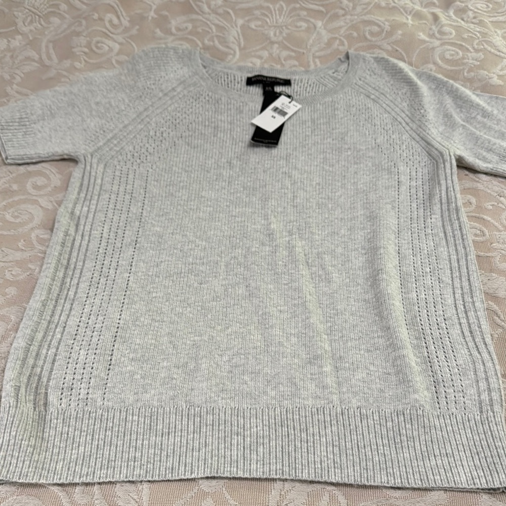 Banana Republic Factory Gray Crew Neck Sweater with Ribbed Detailing